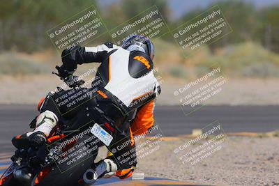 media/Sep-25-2023-Moto Forza (Mon) [[81ffa65e0a]]/B-C Group/Session 4 (Turn 2 Backside)/